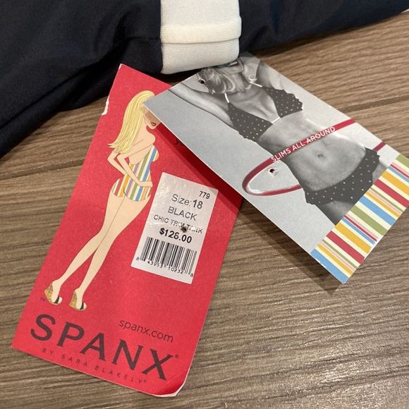 SPANX Black and White Bikini Top - Picture 10 of 11